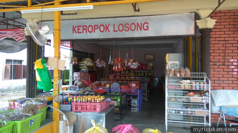 Gambar kedai yang menjual keropok lekor losong di Terengganu