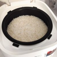 Nasi tidak melekat dan berkerak dengan rice cooker Tefal